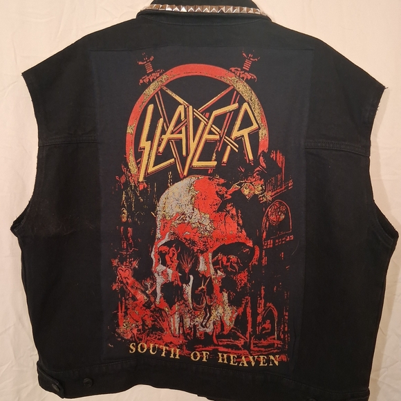 Arizona Jean Company Other - Arizona Jean Company Black and Red Graphic Vest